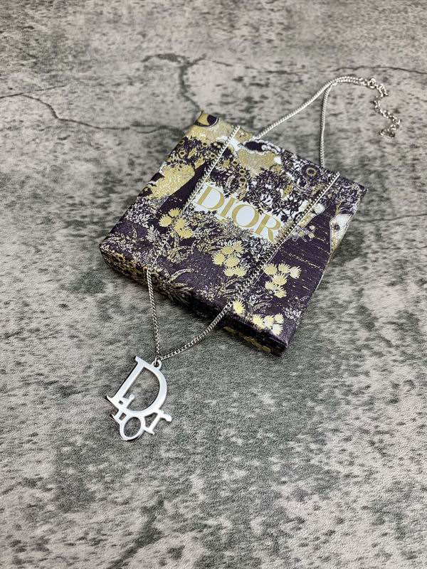 Dior Necklace 05lyr529